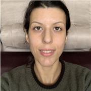 Laureata in belle arti e restauro di pietra, muro e affreschi